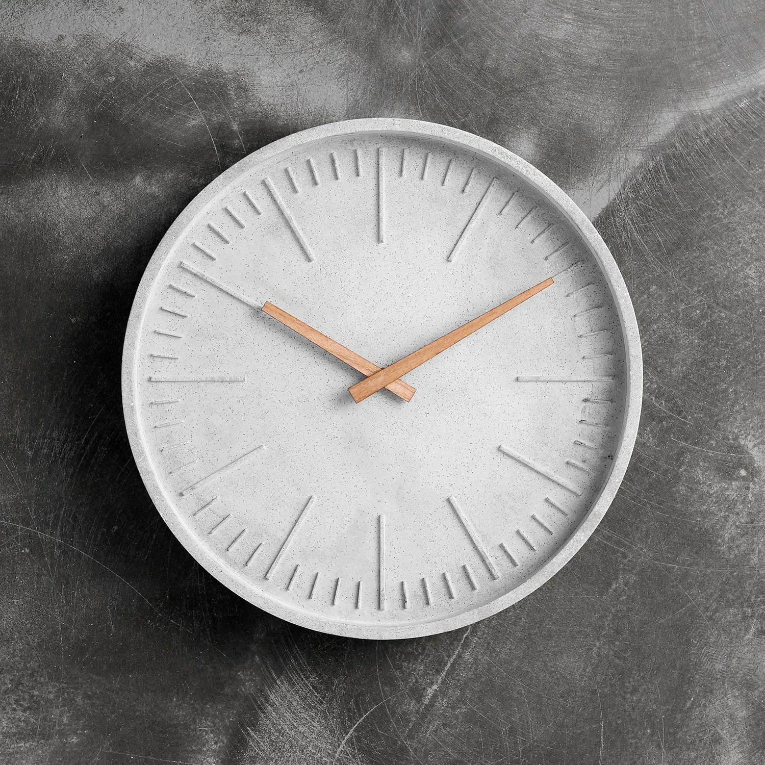 Butlers Wanduhr WALL COUTURE - Polyresin - Grau – Bild 2