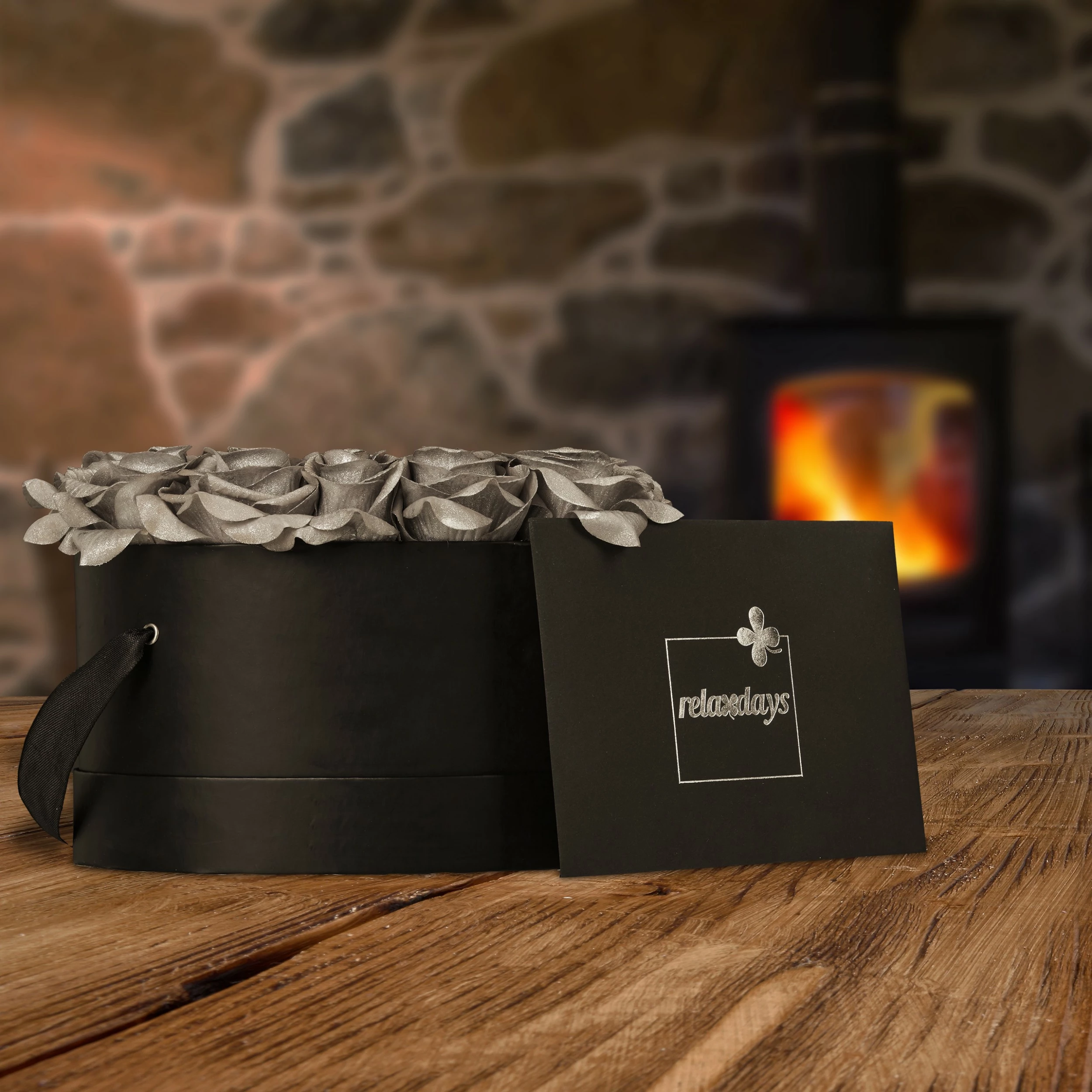 Relaxdays Schwarze Rosenbox mit 18 silbernen Rosen – Bild 2