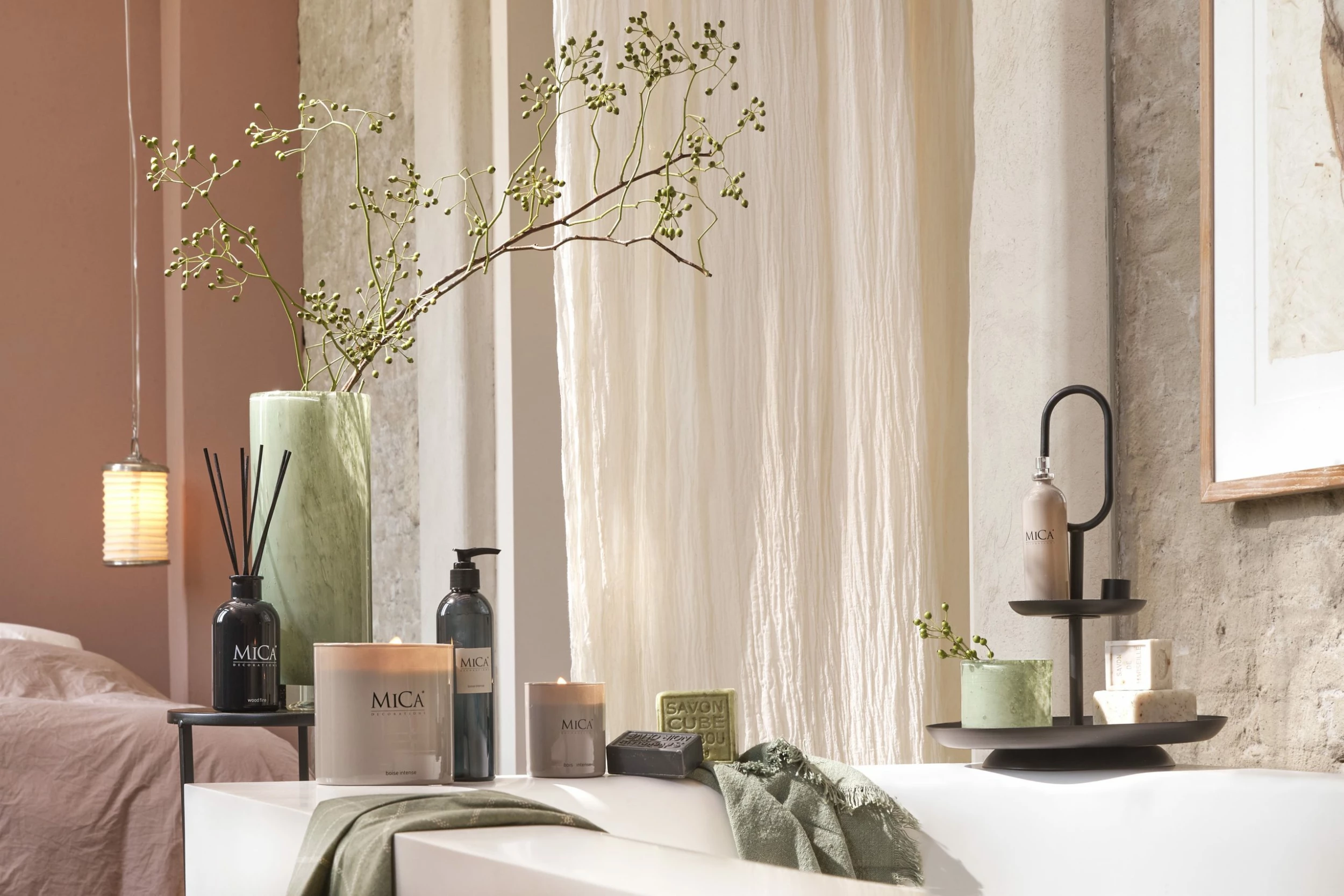 Mica Decorations Duftkerze Bois Intense - Taupe – Bild 2