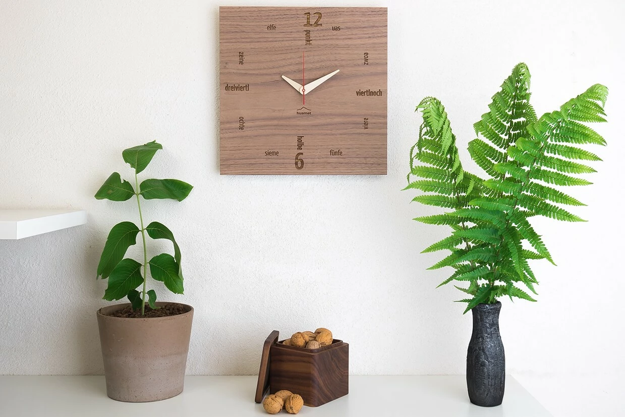 KUNSTLOFT Design Wanduhr Kultuhr Nuss eckig – Bild 2