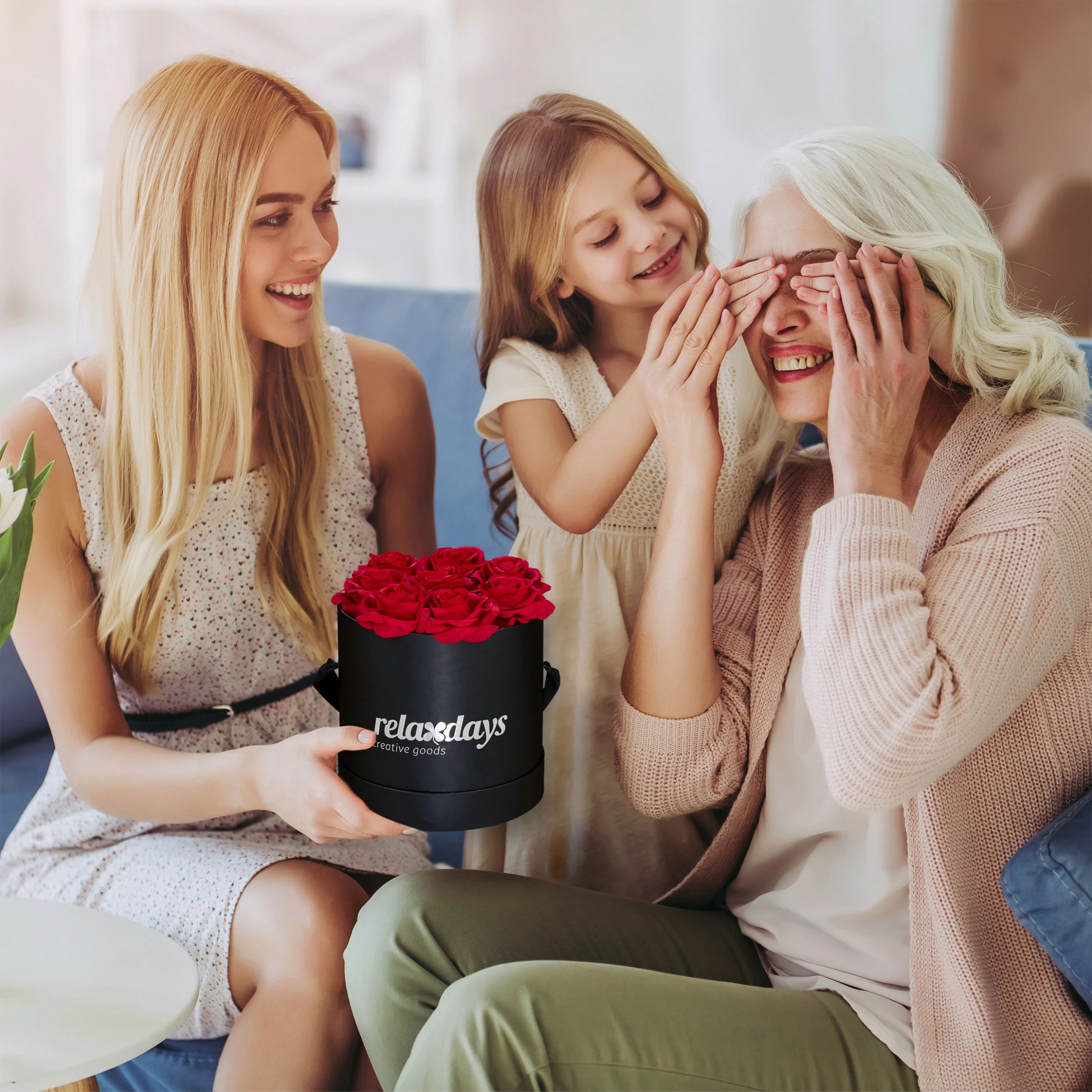 Relaxdays Schwarze Rosenbox rund mit 8 Rosen – Bild 5