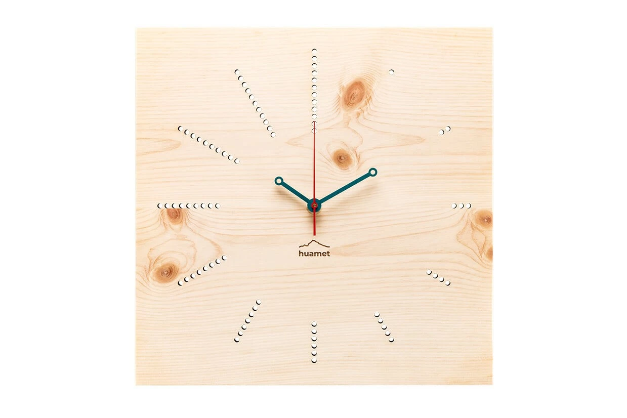 KUNSTLOFT Design Wanduhr Azuhr Zirbe eckig